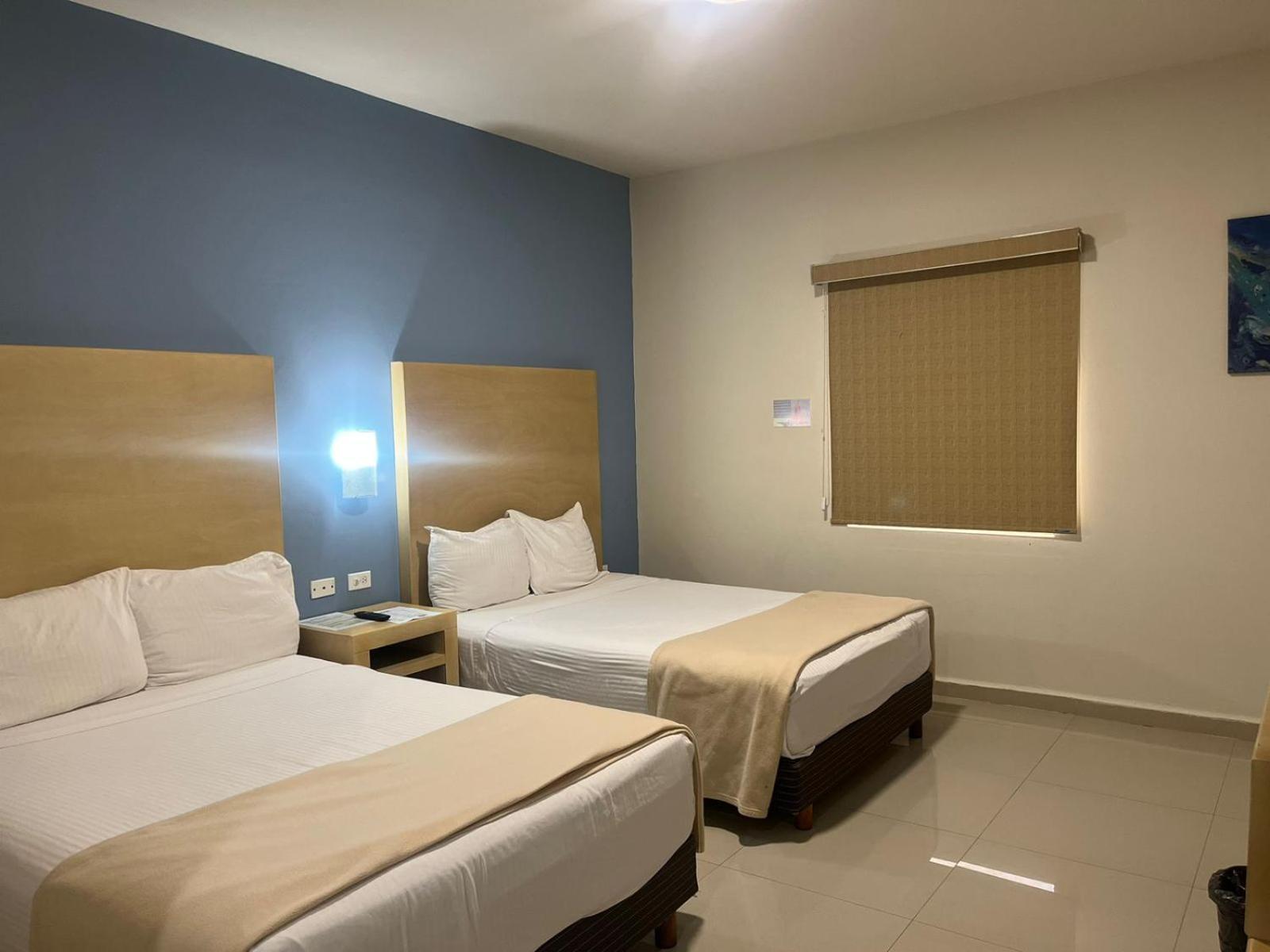 Capital Hotel Monclova Extérieur photo