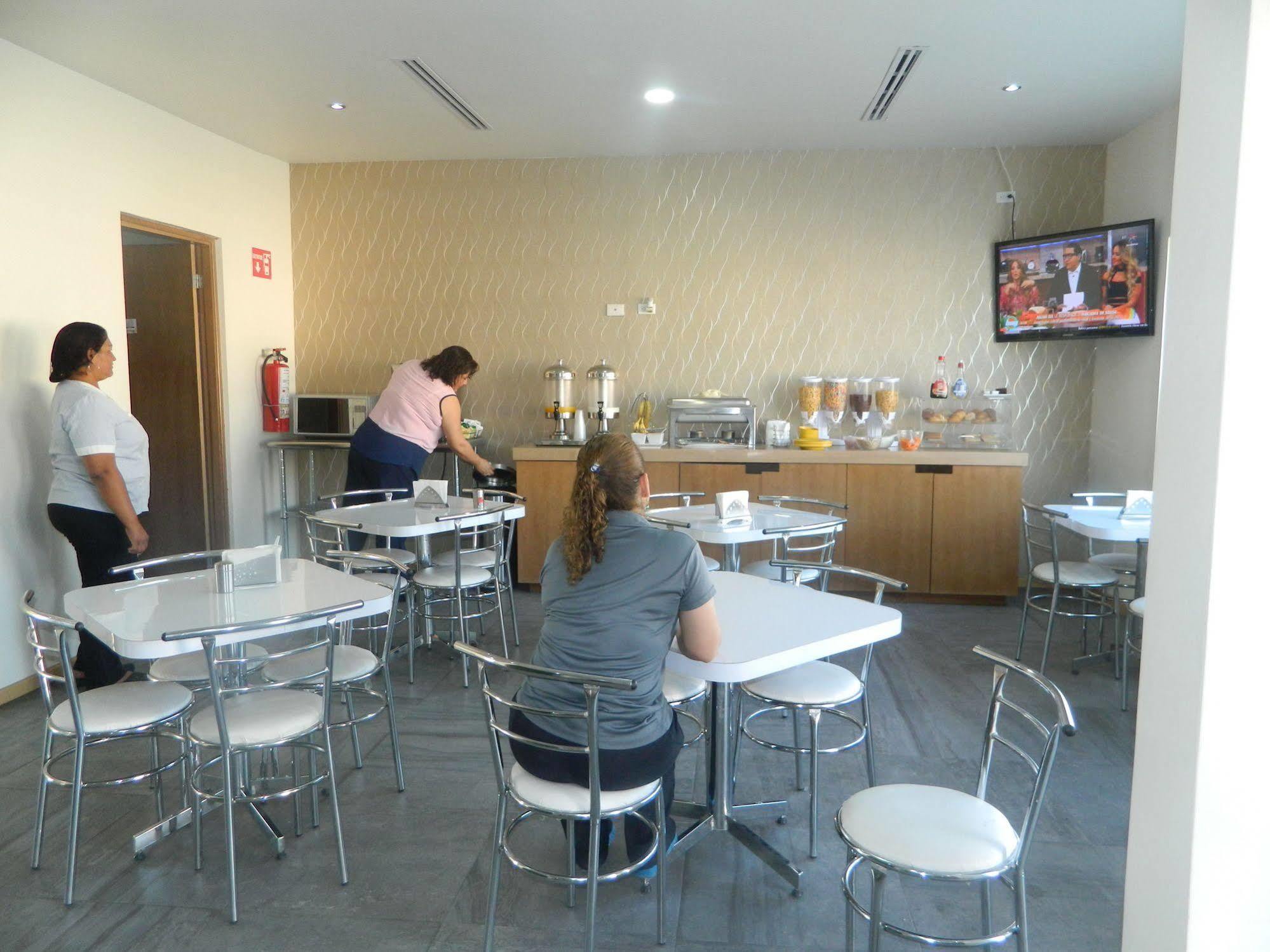Capital Hotel Monclova Extérieur photo